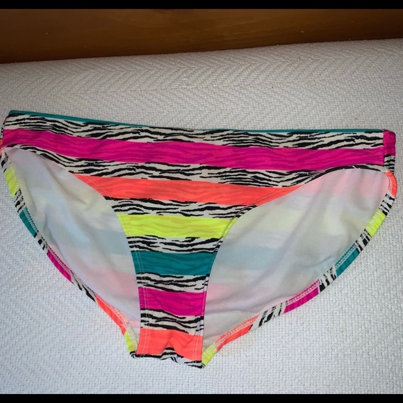 Beautiful OP Swimsuit Bottom, Size Large (11-13) - Picture 2 of 4